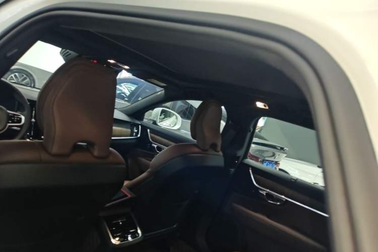 Used Volvo V90 2021 Cross Country B5 AWD Smart Range Edition Headliner