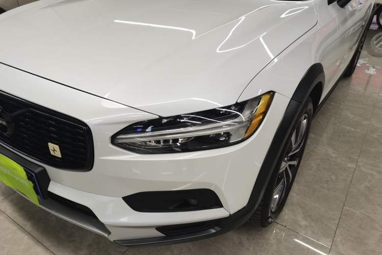 Used Volvo V90 2021 Cross Country B5 AWD Smart Range Edition Left Front Headlight