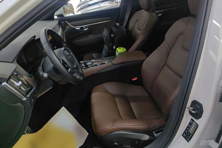 Used Volvo V90 2021 Cross Country B5 AWD Smart Range Edition Left Front Seat