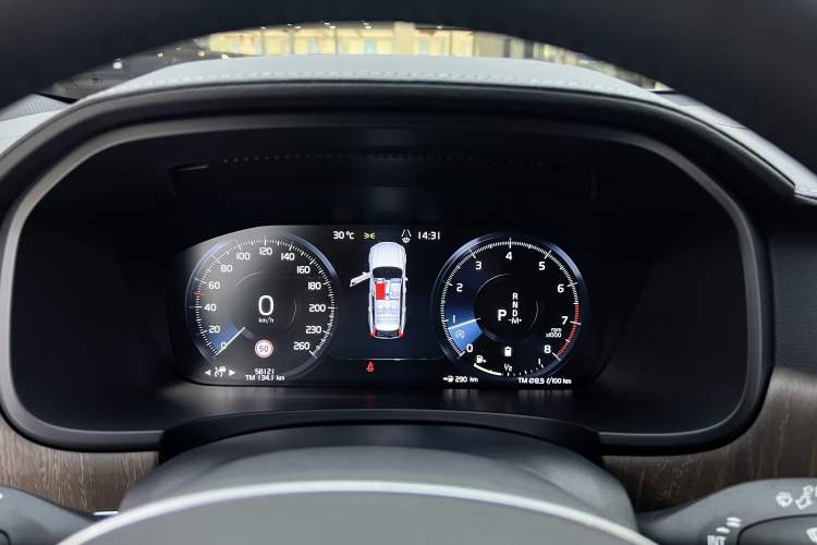 Used Volvo V90 2021 Cross Country B5 AWD Prestige Edition Odometer Close Up