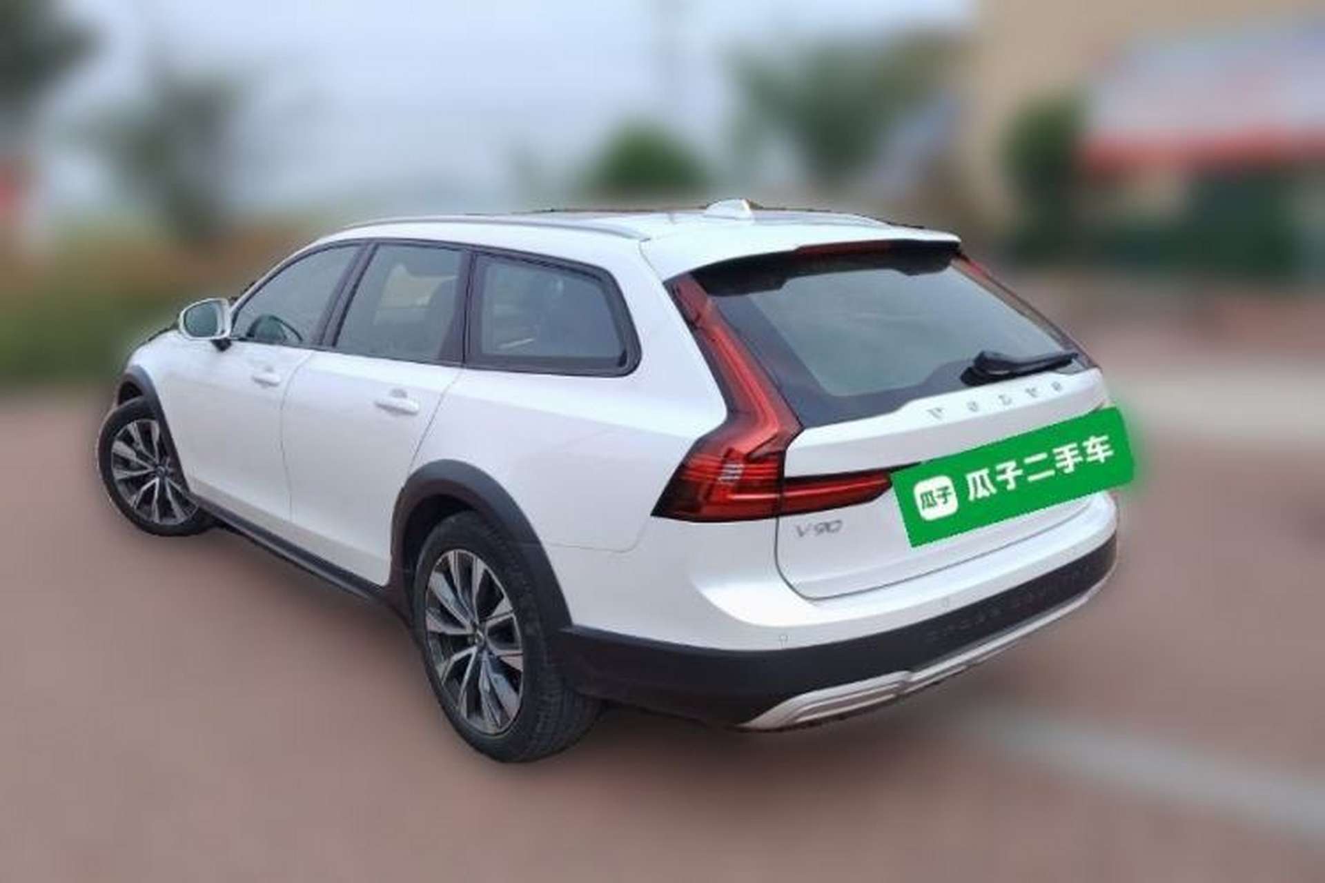 Used Volvo V90 2021 Cross Country B5 AWD Smart Range Edition Rear Left 45 Deg
