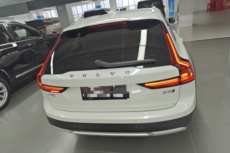 Used Volvo V90 2021 Cross Country B5 AWD Smart Range Edition Rear