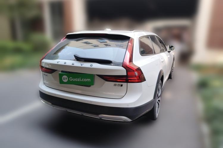 Used Volvo V90 2021 Cross Country B5 AWD Smart Range Edition Rear Right 45 Deg