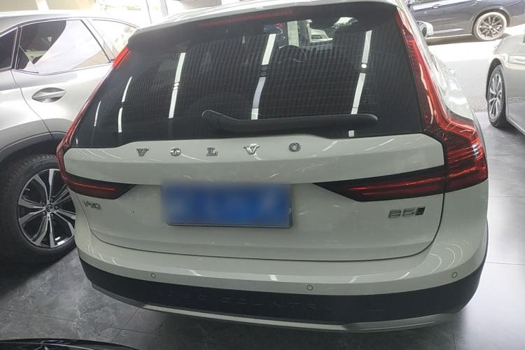 Used Volvo V90 2021 Cross Country B5 AWD Smart Range Edition Rear