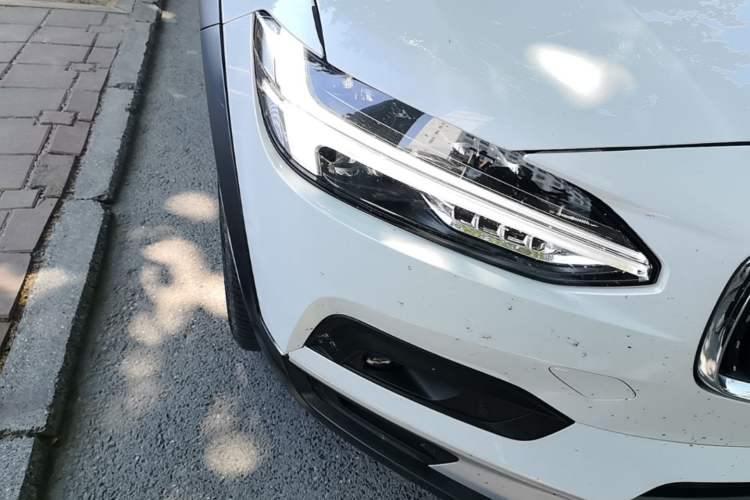 Used Volvo V90 2021 Cross Country B5 AWD Smart Range Edition Right Front Headlight