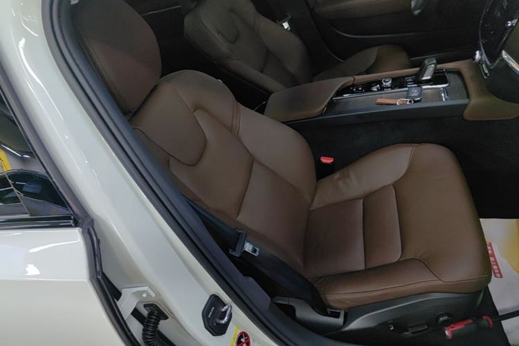 Used Volvo V90 2021 Cross Country B5 AWD Smart Range Edition Right Front Seat