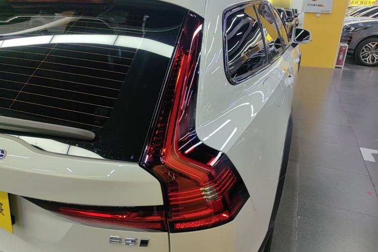 Used Volvo V90 2021 Cross Country B5 AWD Smart Range Edition Right Rear Taillight