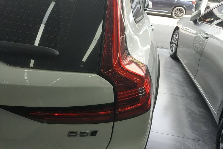 Used Volvo V90 2021 Cross Country B5 AWD Smart Range Edition Right Rear Taillight