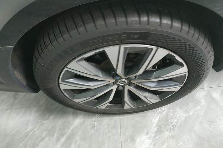 Used Volvo V90 2021 Cross Country B5 AWD Smart Range Edition Right Rear Wheel Hub
