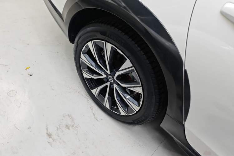 Used Volvo V90 2021 Cross Country B5 AWD Smart Range Edition Right Rear Wheel Hub