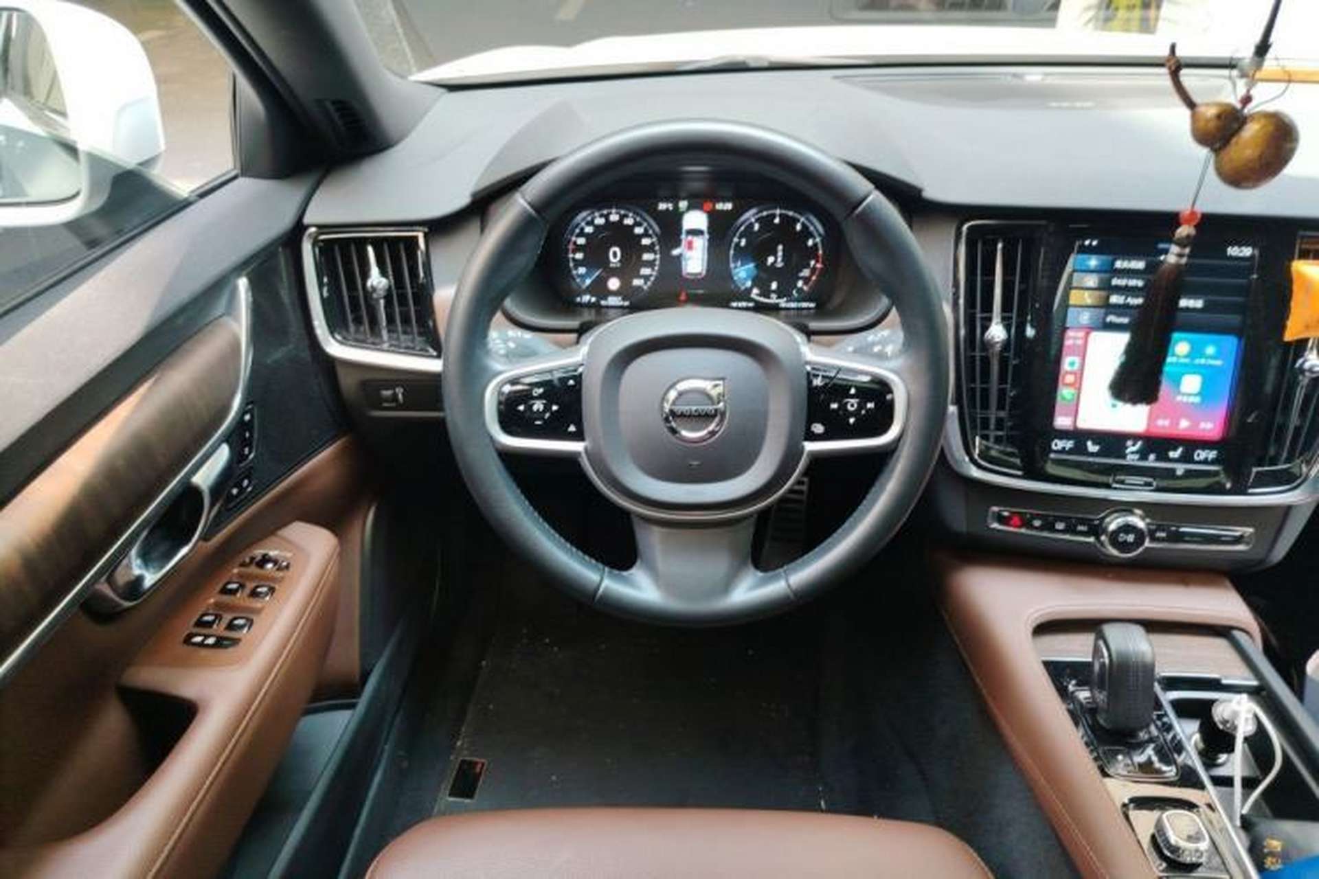 Used Volvo V90 2021 Cross Country B5 AWD Smart Range Edition Steering Wheel