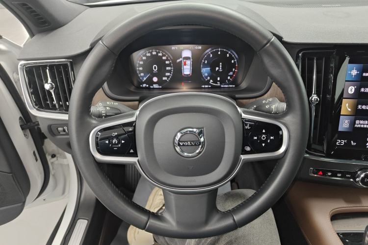 Used Volvo V90 2021 Cross Country B5 AWD Smart Range Edition Steering Wheel