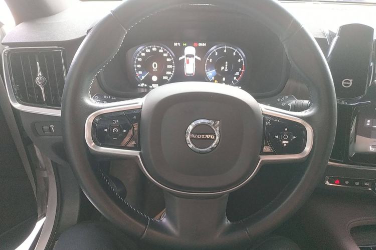 Used Volvo V90 2021 Cross Country B5 AWD Smart Range Edition Steering Wheel