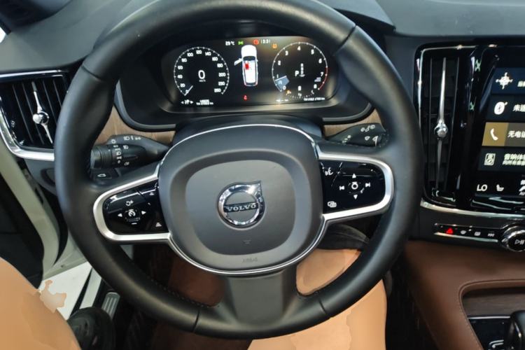 Used Volvo V90 2021 Cross Country B5 AWD Smart Range Edition Steering Wheel