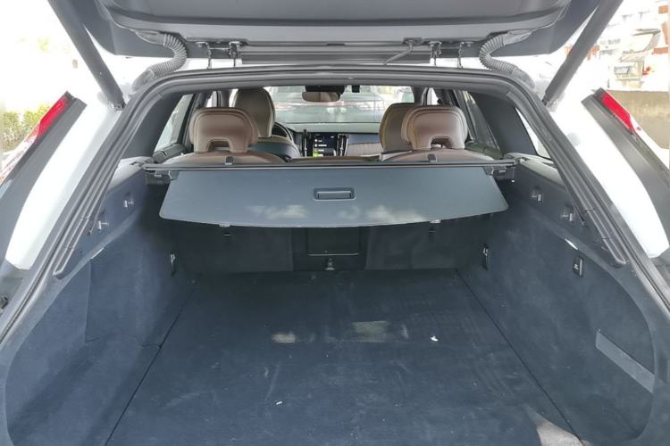 Used Volvo V90 2021 Cross Country B5 AWD Smart Range Edition Trunk