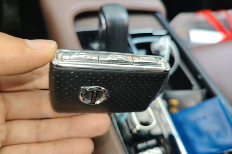 Used Volvo V90 2021 Cross Country B5 AWD Smart Range Edition Vehicle Key