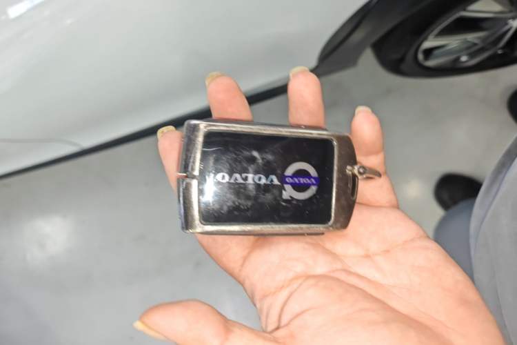 Used Volvo V90 2021 Cross Country B5 AWD Smart Range Edition Vehicle Key