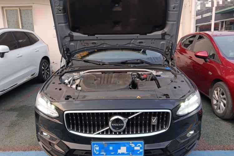 Used Volvo V90 2022 Cross Country B5 AWD Prestige Edition Engine Bay