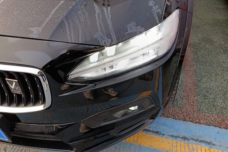 Used Volvo V90 2022 Cross Country B5 AWD Prestige Edition Left Front Headlight