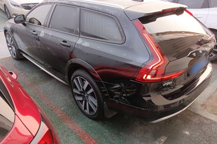 Used Volvo V90 2022 Cross Country B5 AWD Prestige Edition Left Side