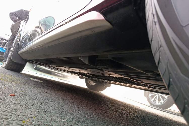 Used Volvo V90 2022 Cross Country B5 AWD Prestige Edition Left Side Sill