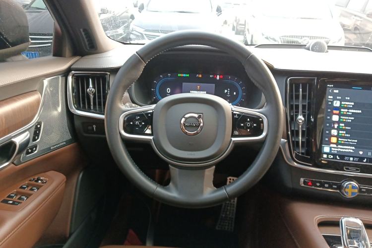 Used Volvo V90 2022 Cross Country B5 AWD Prestige Edition Steering Wheel