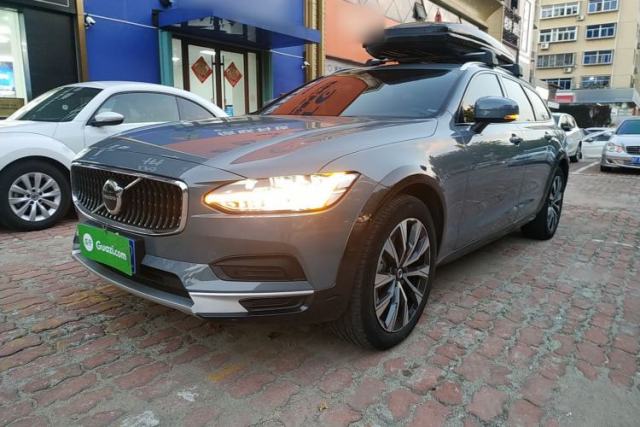 Used Volvo V90 2022 Cross Country B5 AWD Smart Range Edition