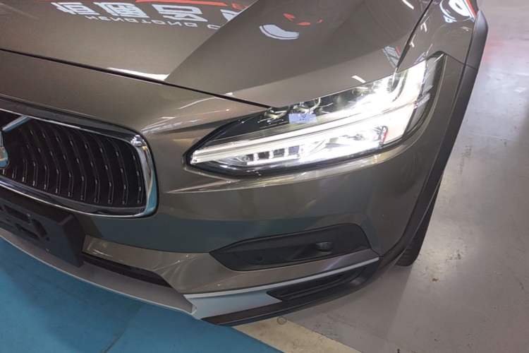 Used Volvo V90 2022 Cross Country B5 AWD Prestige Edition Left Front Headlight