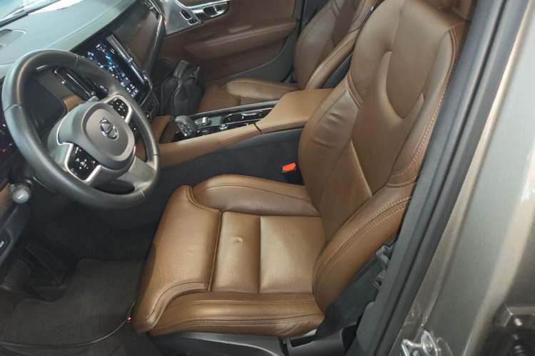 Used Volvo V90 2022 Cross Country B5 AWD Prestige Edition Left Front Seat