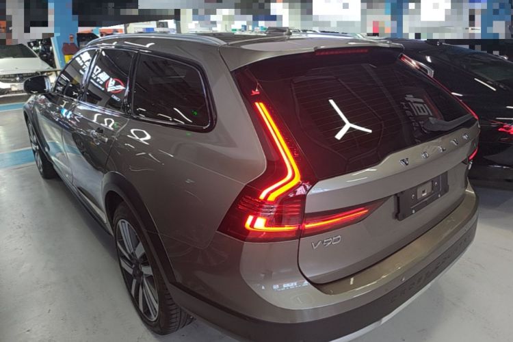 Used Volvo V90 2022 Cross Country B5 AWD Prestige Edition Rear Left 45 Deg