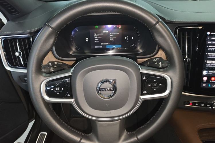 Used Volvo V90 2022 Cross Country B5 AWD Prestige Edition Steering Wheel