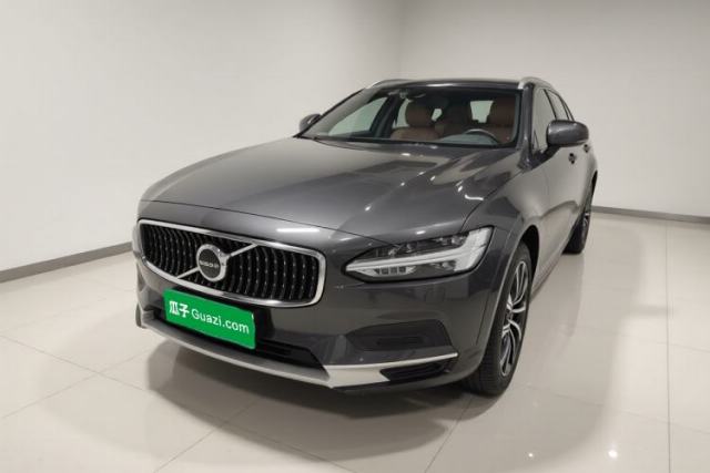 Used Volvo V90 2022 Cross Country B5 AWD Smart Range Edition
