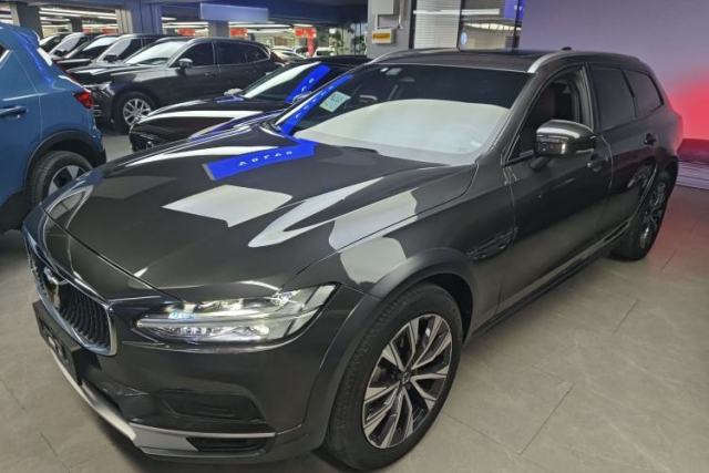 Used Volvo V90 2022 Cross Country B5 AWD Smart Range Edition