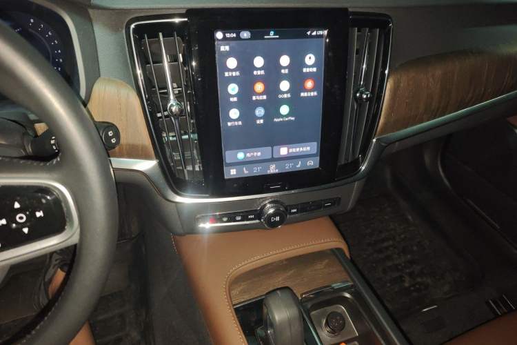Used Volvo V90 2022 Cross Country B5 AWD Smart Range Edition Audio And AC Panel
