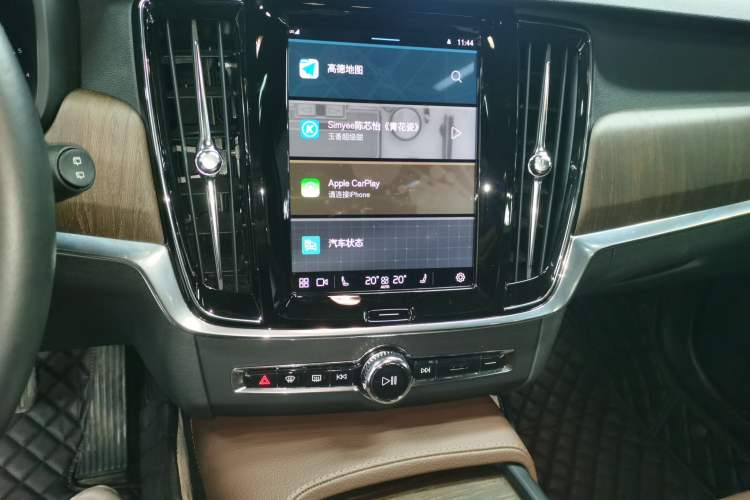 Used Volvo V90 2022 Cross Country B5 AWD Smart Range Edition Audio And AC Panel