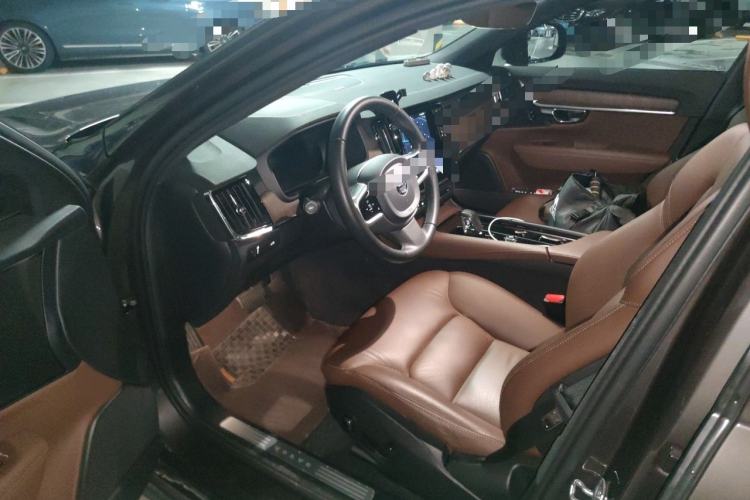 Used Volvo V90 2022 Cross Country B5 AWD Smart Range Edition Driver Seat