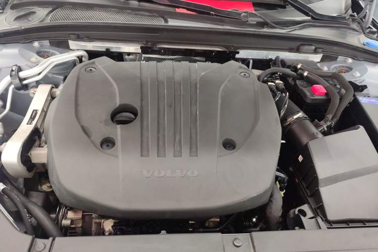 Used Volvo V90 2022 Cross Country B5 AWD Prestige Edition Engine Bay
