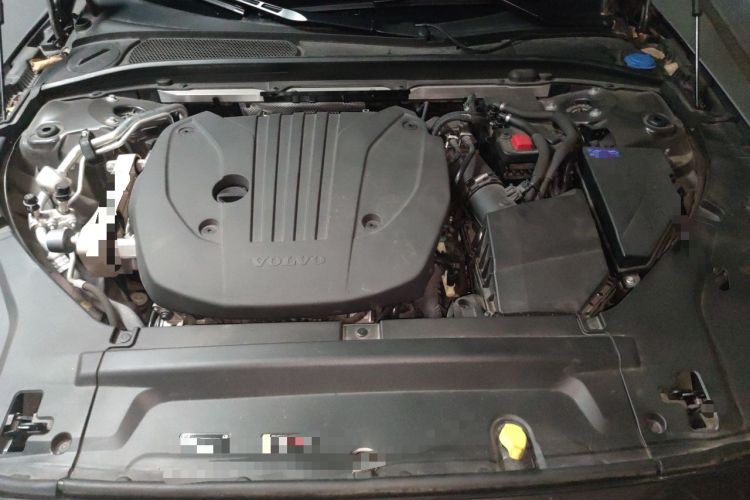 Used Volvo V90 2022 Cross Country B5 AWD Smart Range Edition Engine Bay