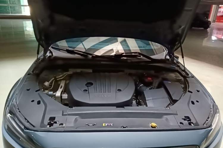 Used Volvo V90 2022 Cross Country B5 AWD Prestige Edition Engine Bay