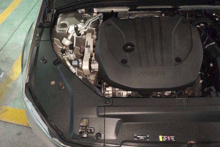 Used Volvo V90 2022 Cross Country B5 AWD Smart Range Edition Engine Bay Right
