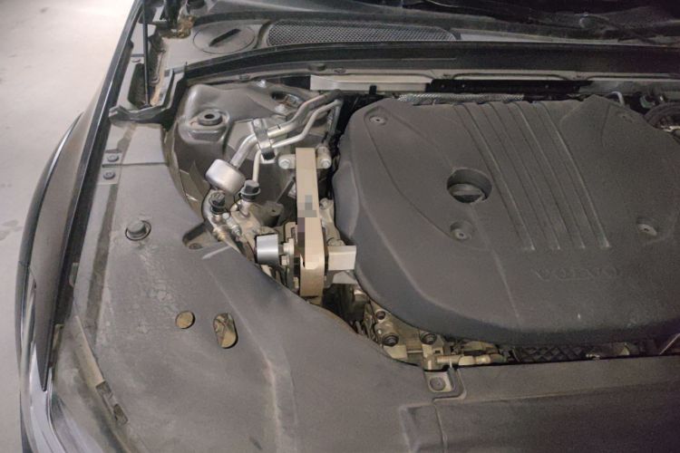 Used Volvo V90 2022 Cross Country B5 AWD Smart Range Edition Engine Bay Right