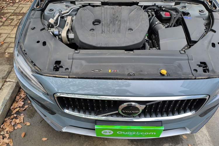 Used Volvo V90 2022 Cross Country B5 AWD Prestige Edition Engine Bay Right