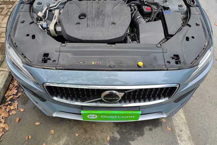 Used Volvo V90 2022 Cross Country B5 AWD Prestige Edition Engine Bay
