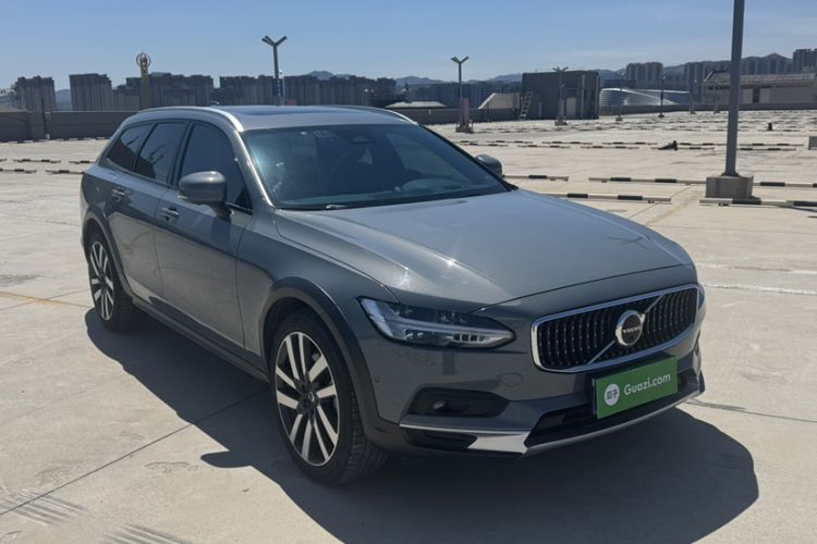 Used Volvo V90 2022 Cross Country B5 AWD Prestige Edition Exterior 1