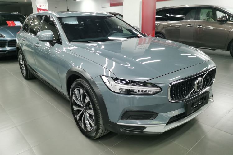 Used Volvo V90 2022 Cross Country B5 AWD Smart Range Edition Exterior 1