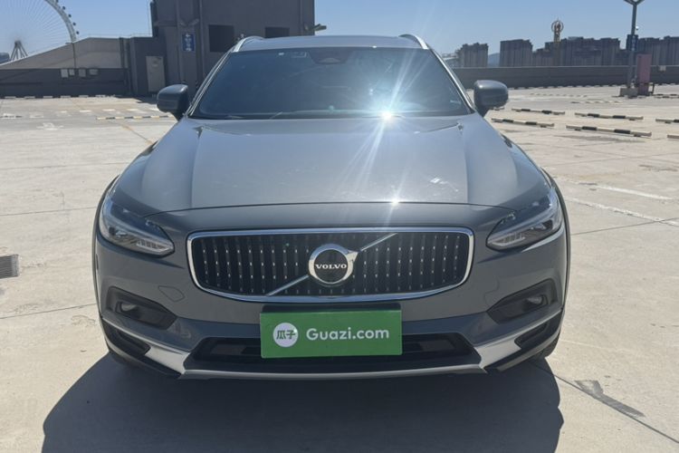 Used Volvo V90 2022 Cross Country B5 AWD Prestige Edition Exterior 6