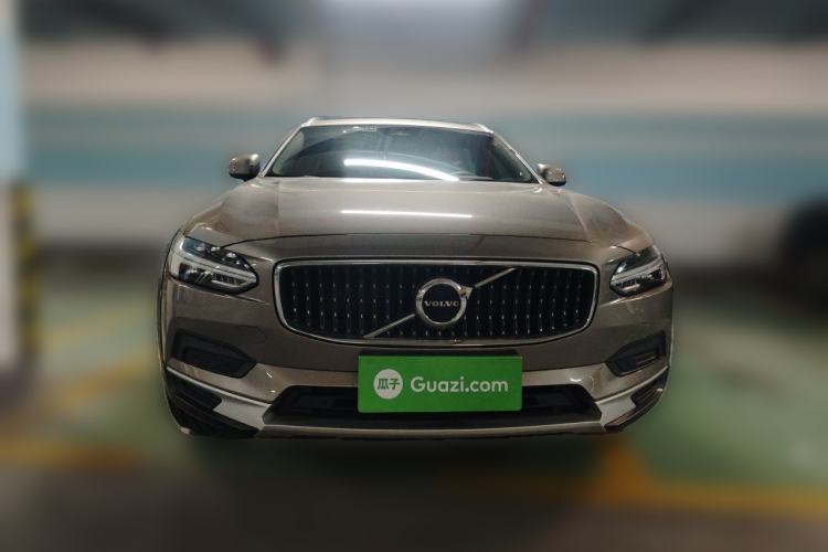 Used Volvo V90 2022 Cross Country B5 AWD Smart Range Edition Front