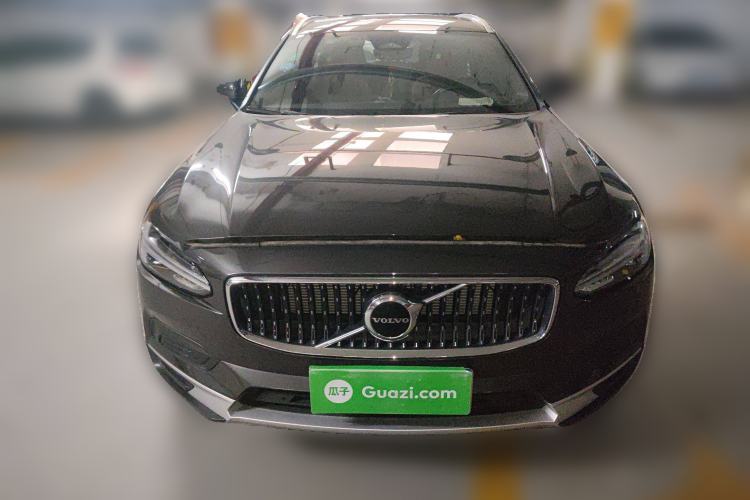 Used Volvo V90 2022 Cross Country B5 AWD Smart Range Edition Front