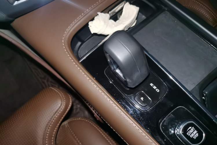 Used Volvo V90 2022 Cross Country B5 AWD Prestige Edition Gear Lever