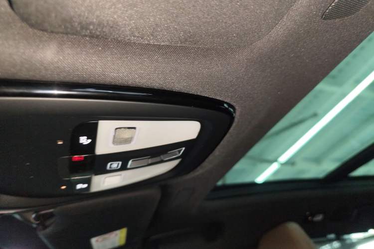 Used Volvo V90 2022 Cross Country B5 AWD Prestige Edition Headliner